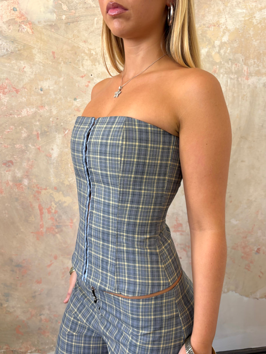 ‘Hooked’ corset